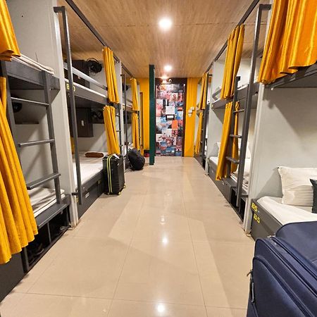 Forrest Hostels Mumbai Exteriör bild