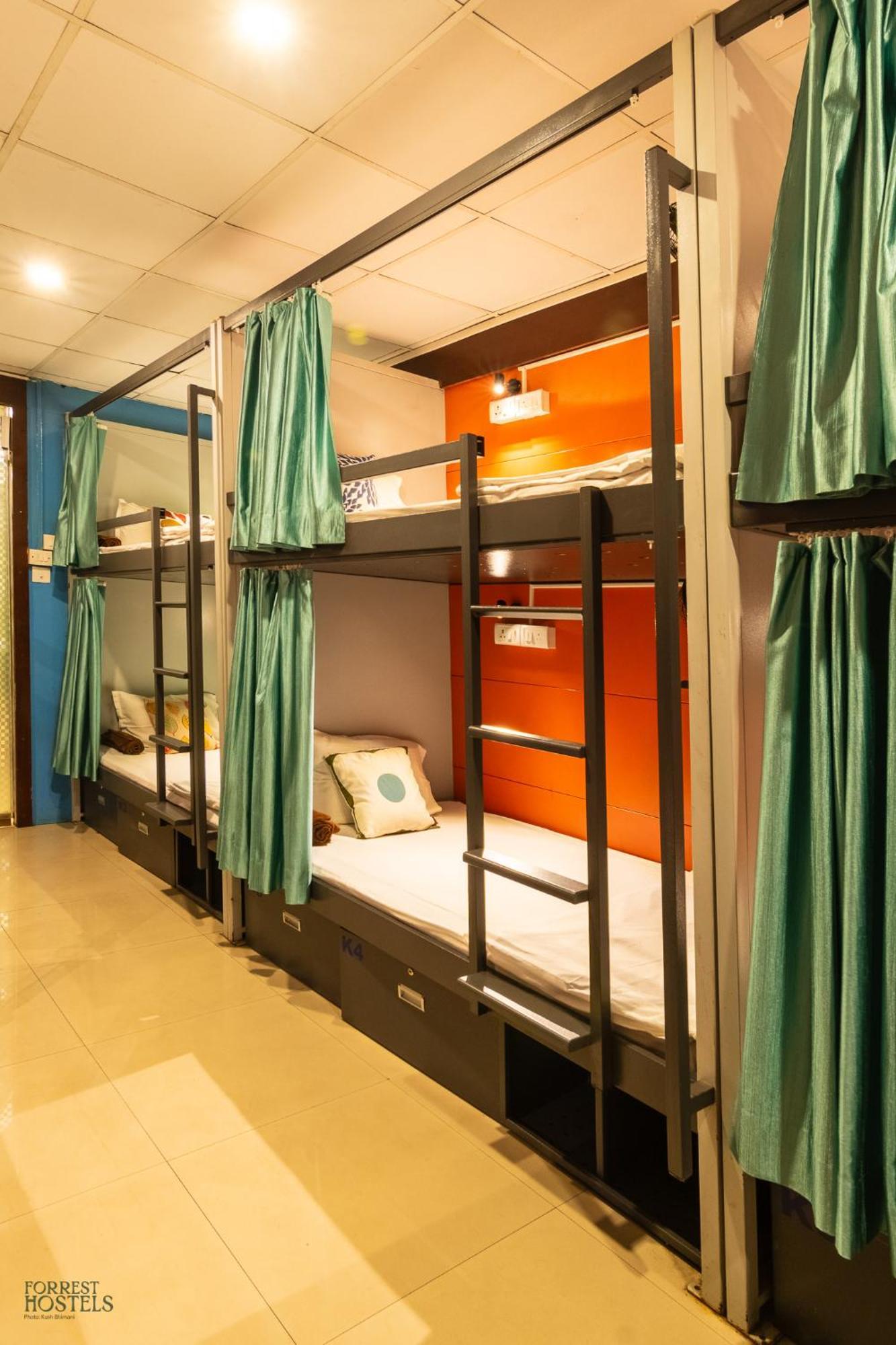 Forrest Hostels Mumbai Exteriör bild