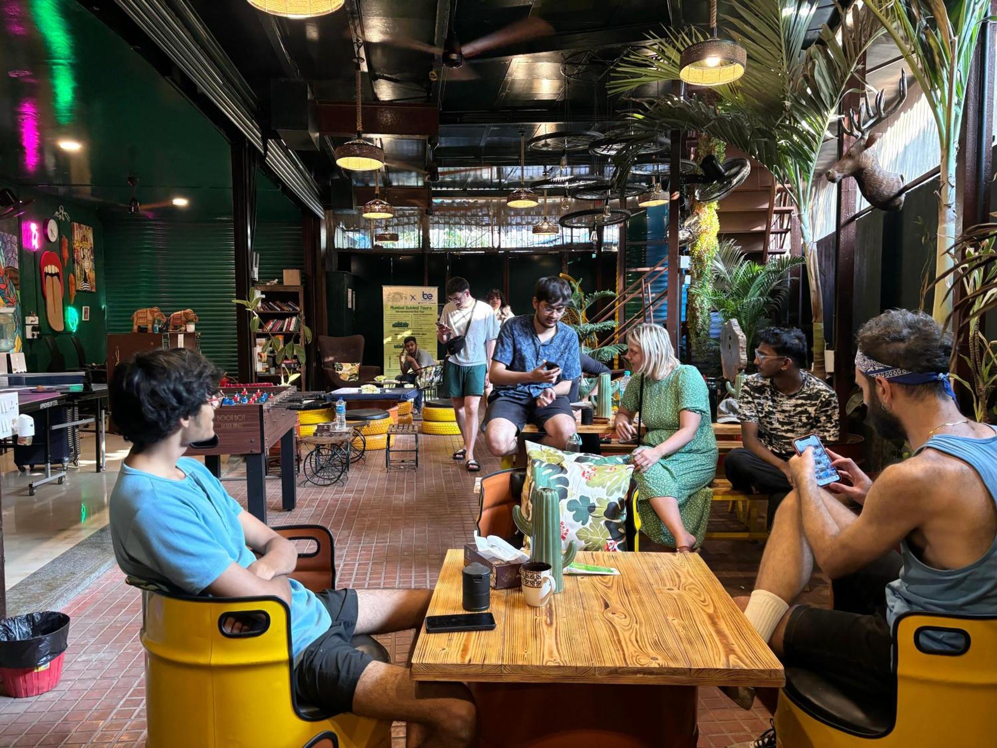 Forrest Hostels Mumbai Exteriör bild