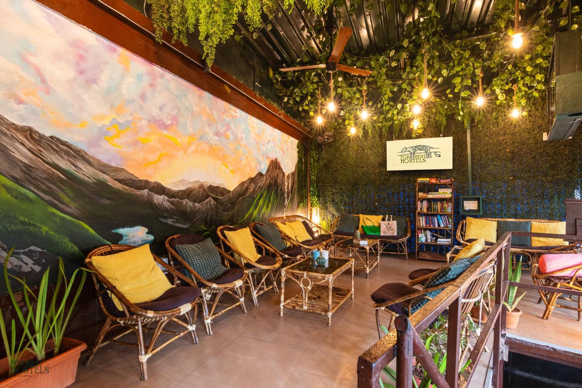 Forrest Hostels Mumbai Exteriör bild