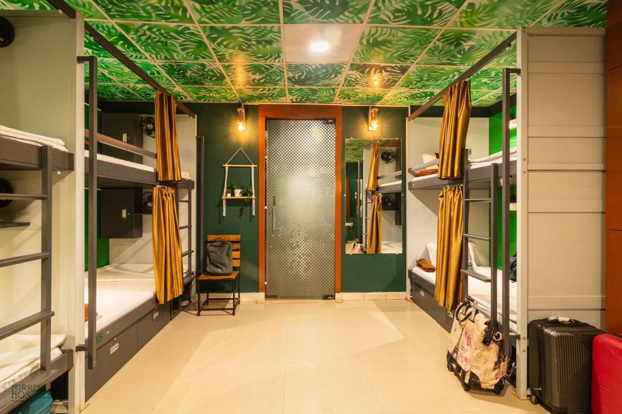 Forrest Hostels Mumbai Exteriör bild