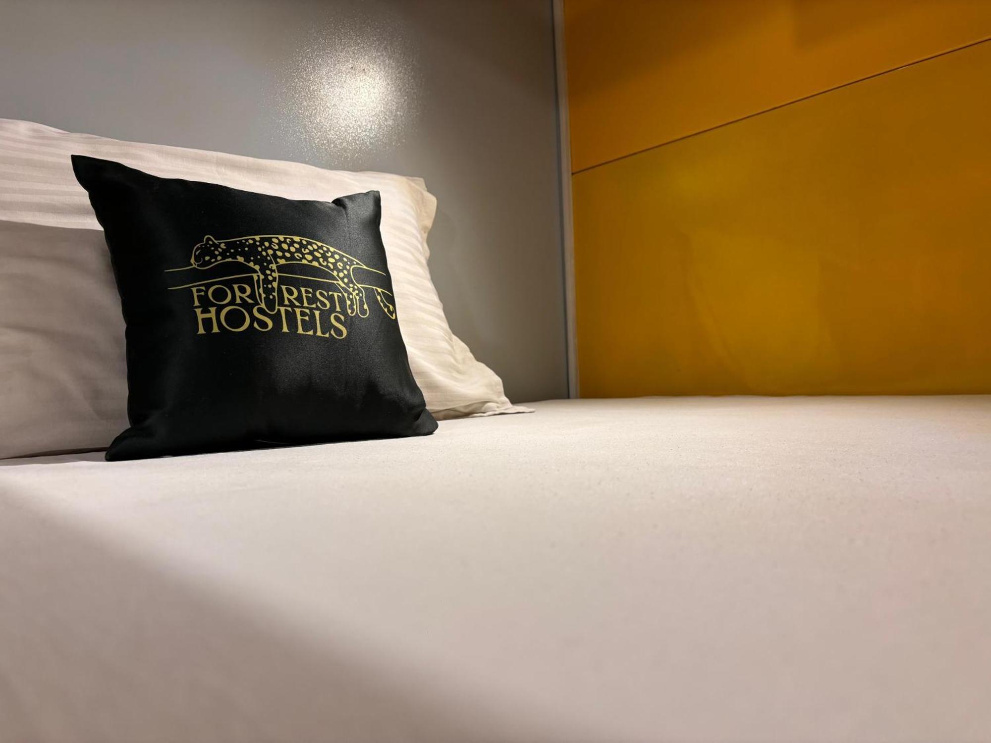Forrest Hostels Mumbai Exteriör bild
