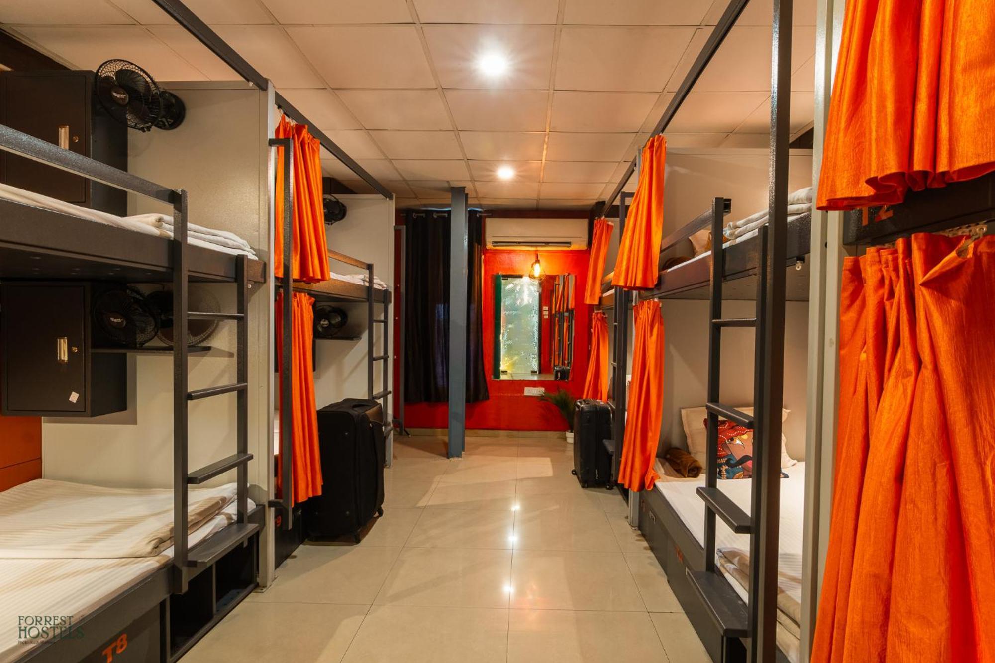 Forrest Hostels Mumbai Exteriör bild