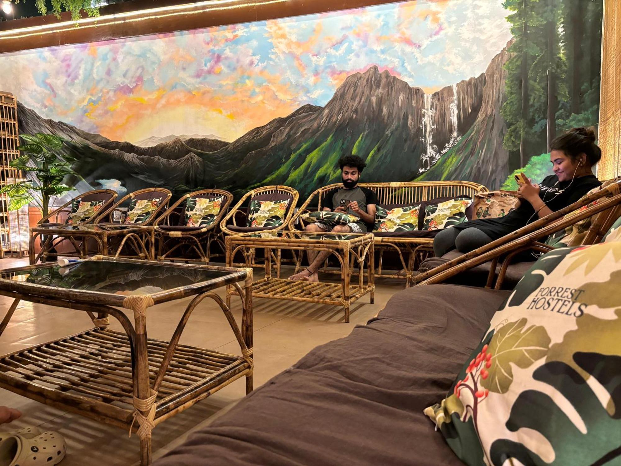 Forrest Hostels Mumbai Exteriör bild